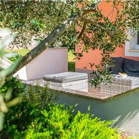 6 bedroom villa with pool near Sveti Lovrec and Poreč, sleeps 12
